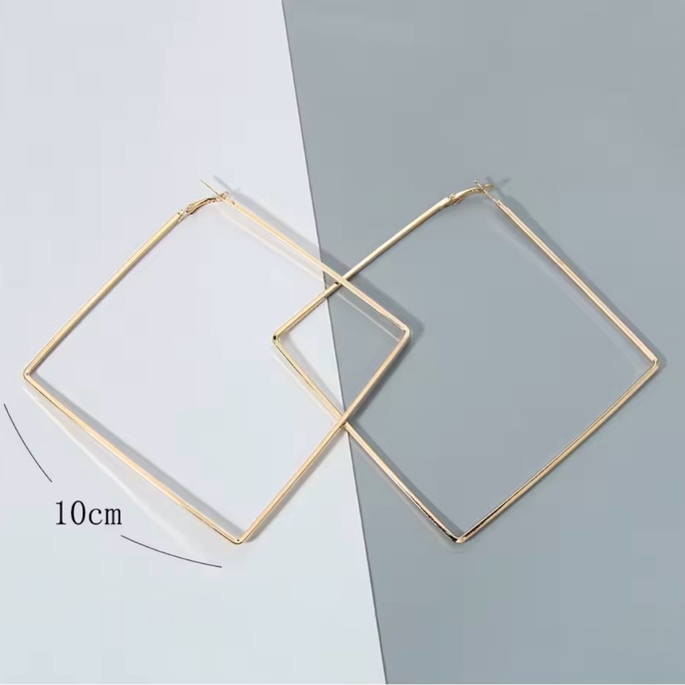 Oversized Geometric Hoop Earrings for Women - Picture 4 of 4